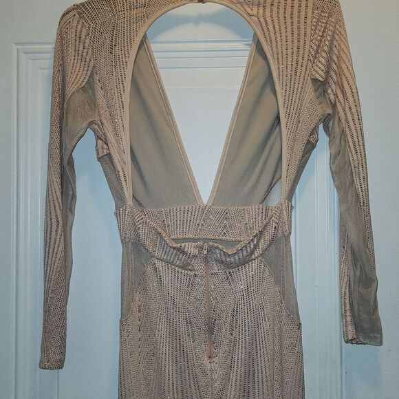 Beautiful Formal Dress   - Picture 7 of 8